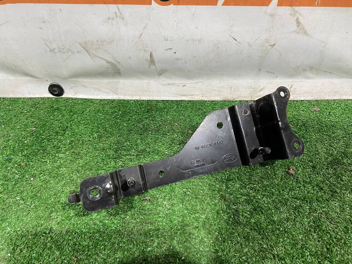 LR060076 Uchwyt Do Montażu przedniego radaru RANGE ROVER L405 13-